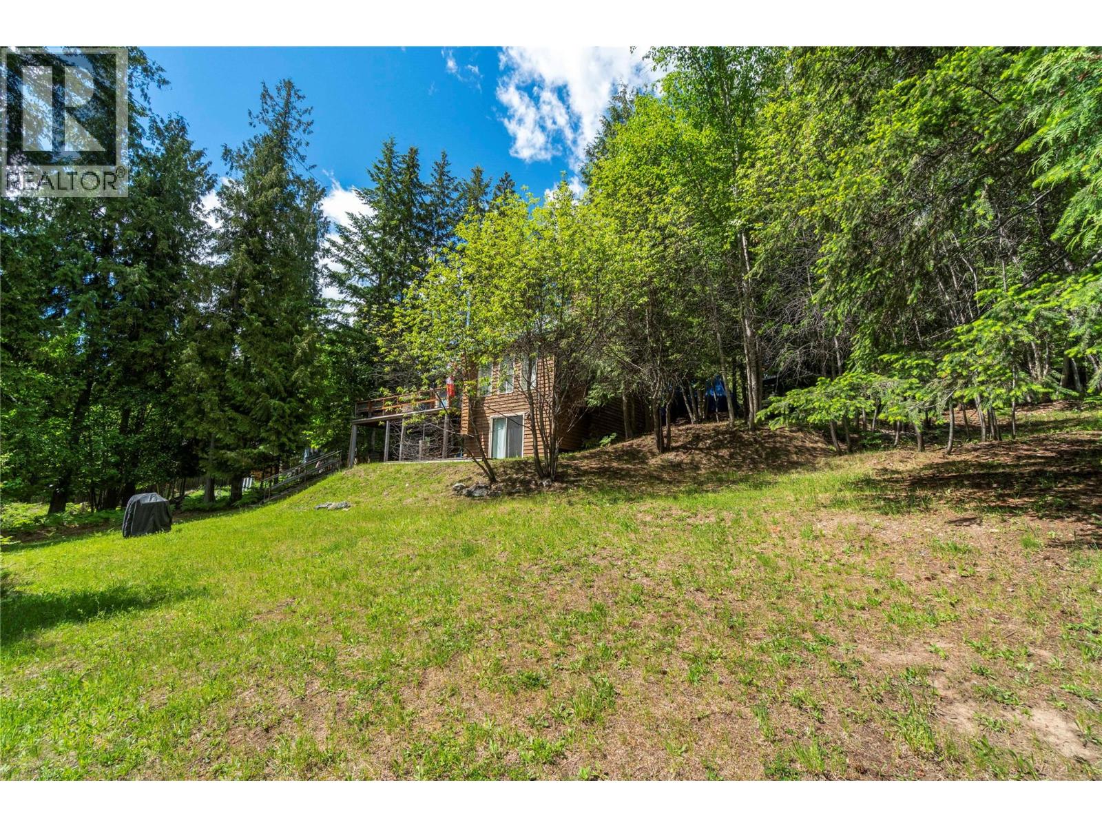 7256 Estate Drive, Anglemont, British Columbia  V0E 1M8 - Photo 34 - 10388999
