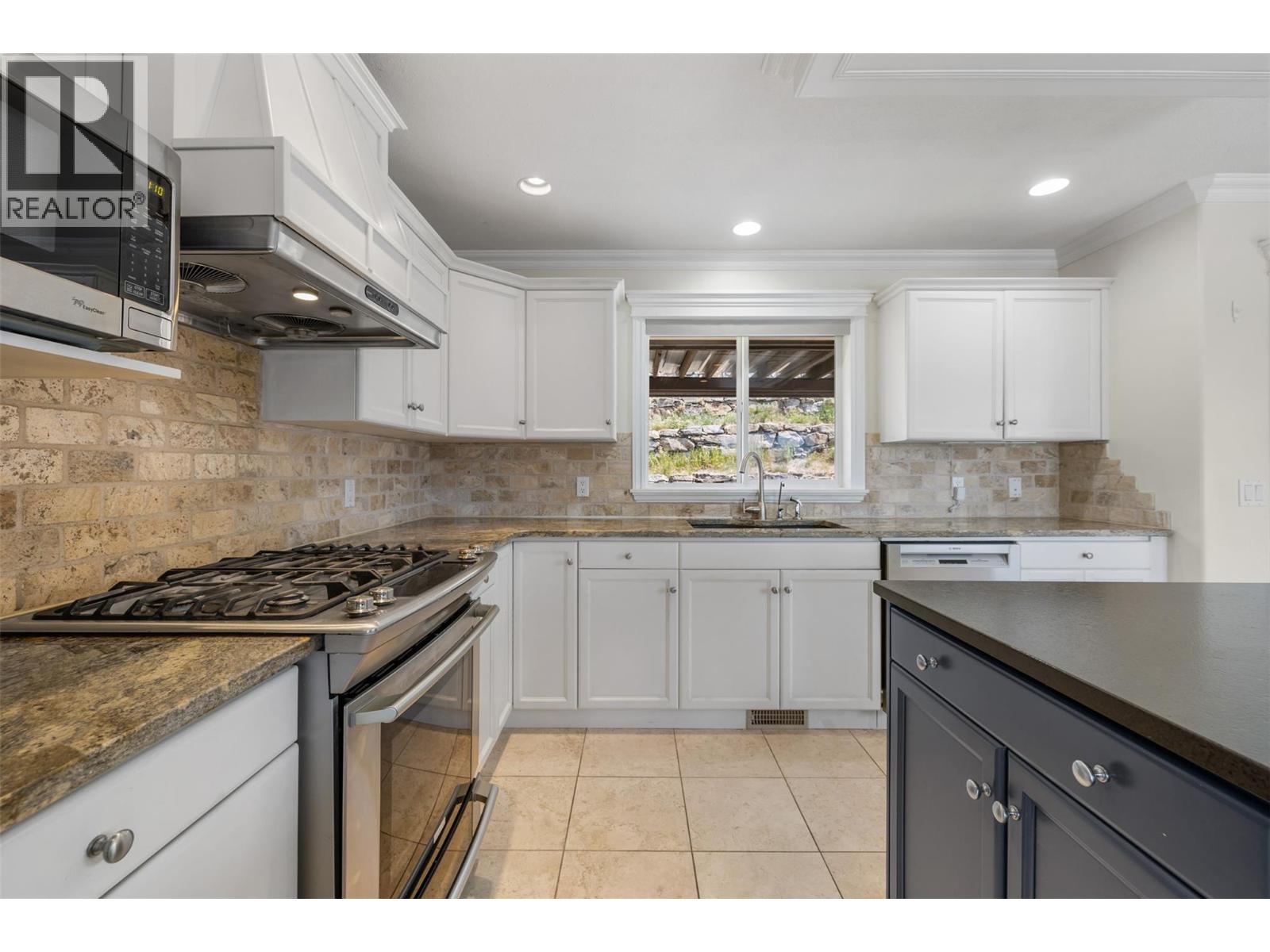 295 Raven Drive, Kelowna, British Columbia  V1W 4T6 - Photo 14 - 10388542