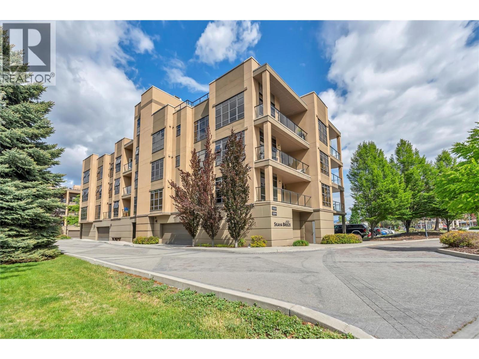 3589 Skaha Lake Road Unit# 406, Penticton, British Columbia  V2A 7K2 - Photo 1 - 10388373