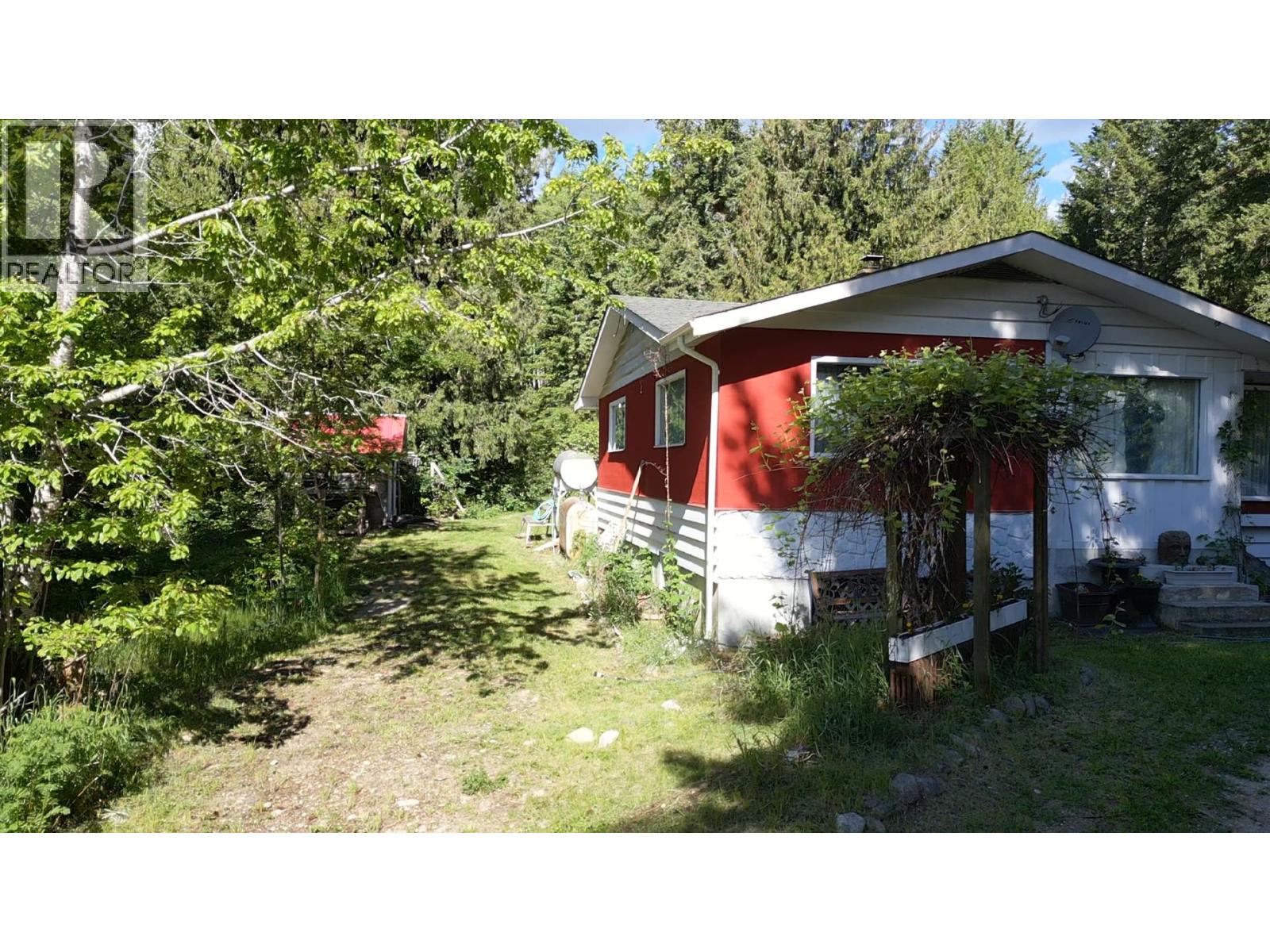 4841 5 Avenue Sw, Salmon Arm, British Columbia  V1E 2Y9 - Photo 10 - 10388908
