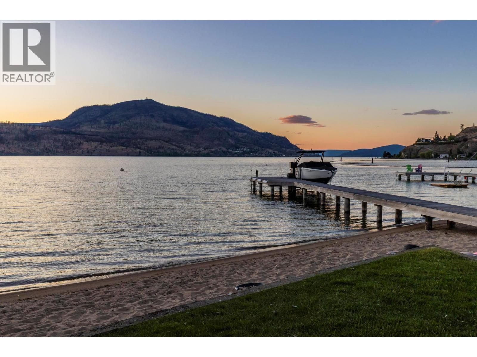 832 Manhattan Drive, Kelowna, British Columbia  V1Y 1H5 - Photo 2 - 10388969
