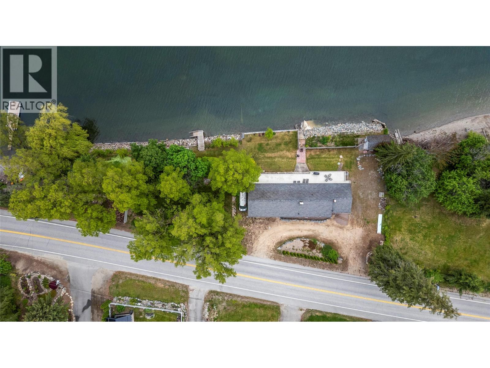 2437 Blind Bay Road, blind bay, British Columbia