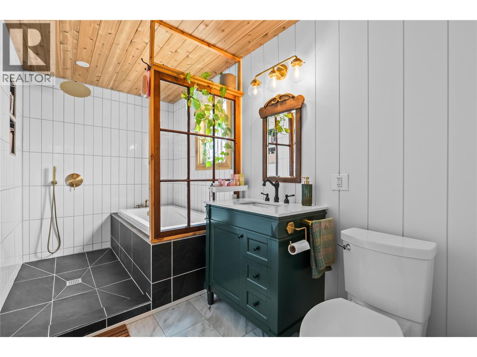 3002 25 Street, Vernon, British Columbia  V1T 4R1 - Photo 16 - 10388759
