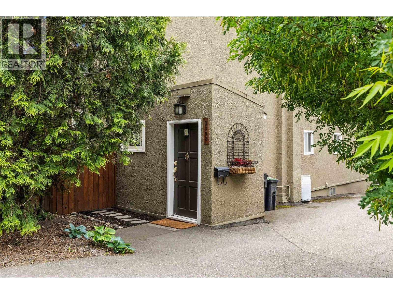 3002 25 Street, Vernon, British Columbia  V1T 4R1 - Photo 4 - 10388759