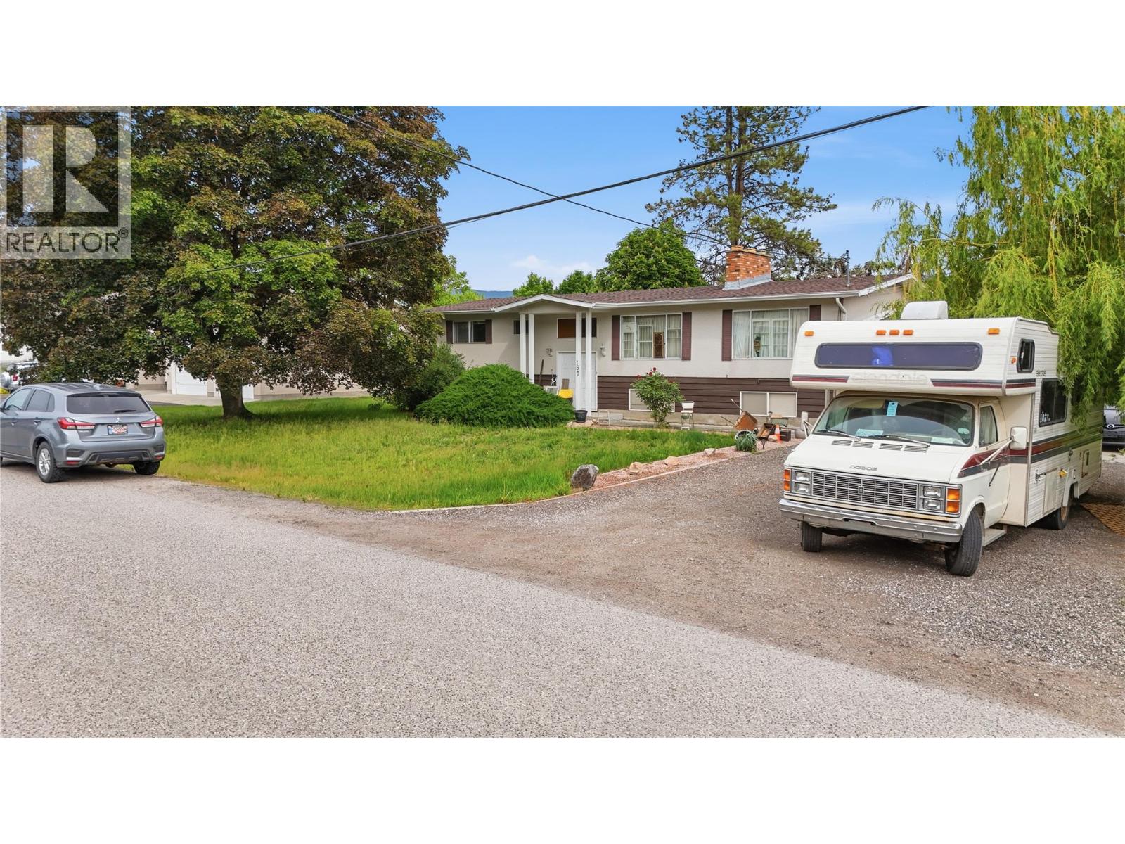 187-193 Cariboo Road, Kelowna, British Columbia  V1V 2E4 - Photo 2 - 10389018