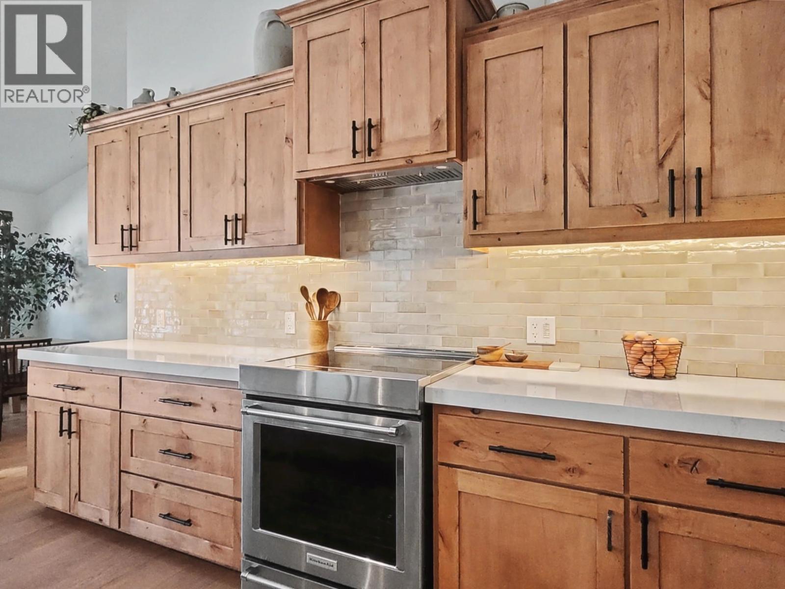 8170 Plotnikoff Road, Grand Forks, British Columbia  V0H 1H2 - Photo 15 - 10389046