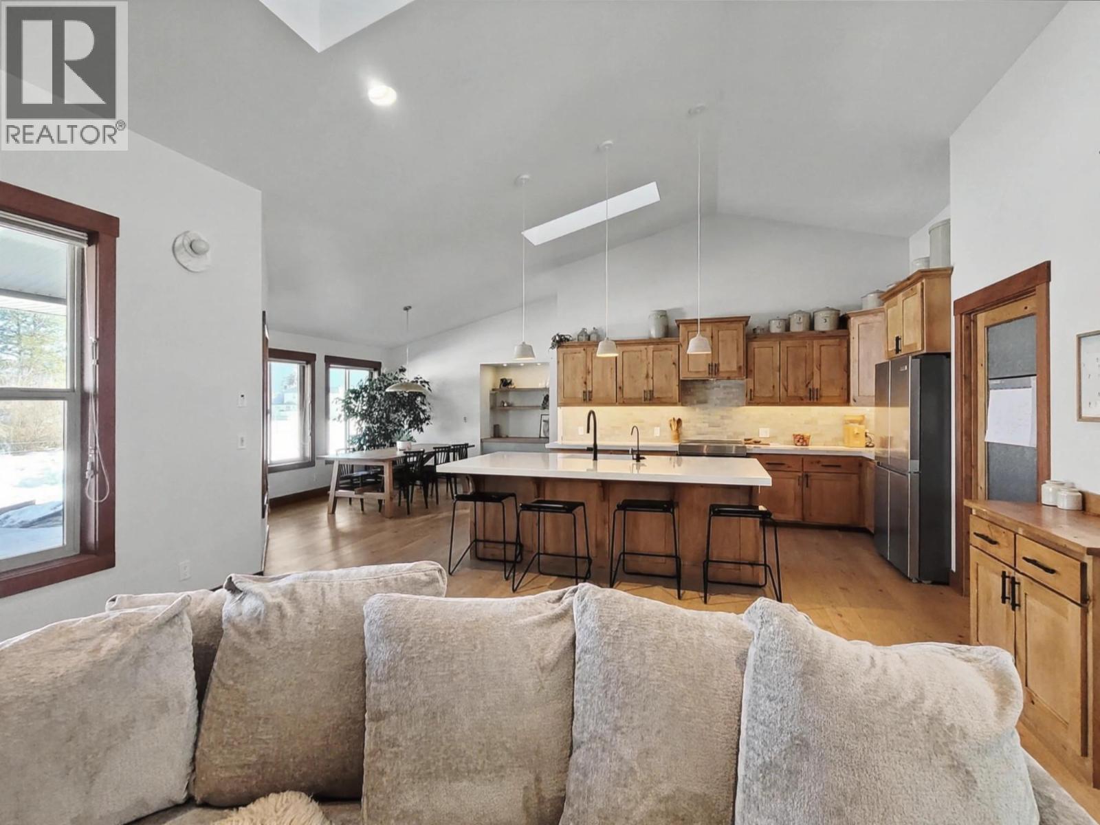 8170 Plotnikoff Road, Grand Forks, British Columbia  V0H 1H2 - Photo 16 - 10389046