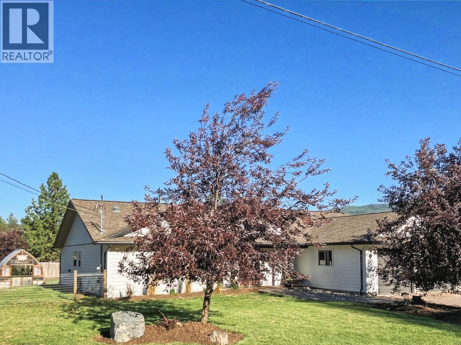 8170 Plotnikoff Road, Grand Forks, British Columbia  V0H 1H2 - Photo 8 - 10389046