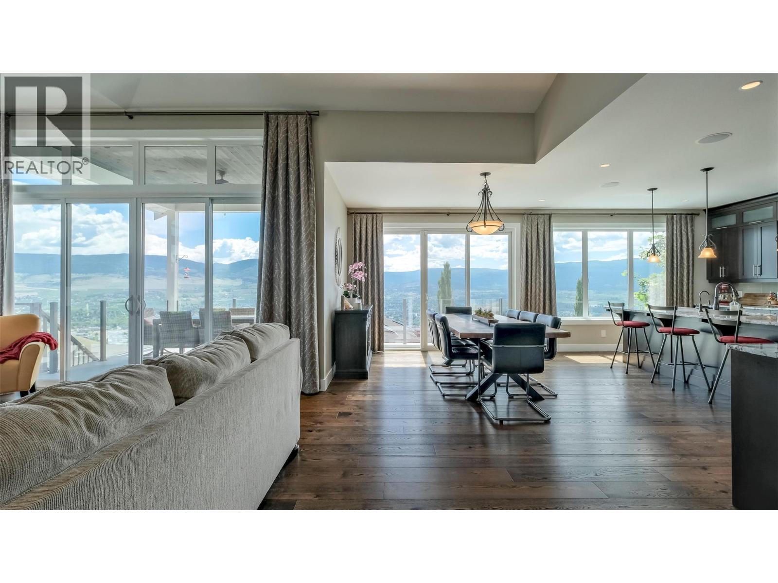 593 Harrogate Lane, Kelowna, British Columbia  V1V 3A5 - Photo 5 - 10388971