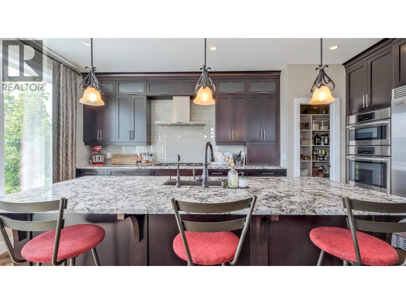 593 Harrogate Lane, Kelowna, British Columbia  V1V 3A5 - Photo 7 - 10388971