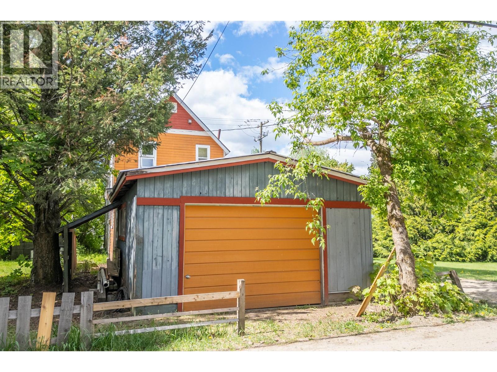 408 Third Street W, Revelstoke, British Columbia  V0E 2S0 - Photo 18 - 10386897