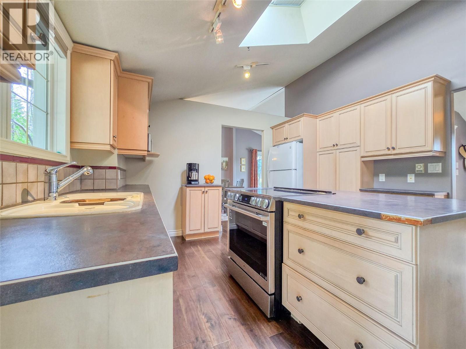 4938 Hot Springs Road, Fairmont Hot Springs, British Columbia  V0B 1L1 - Photo 28 - 10388571