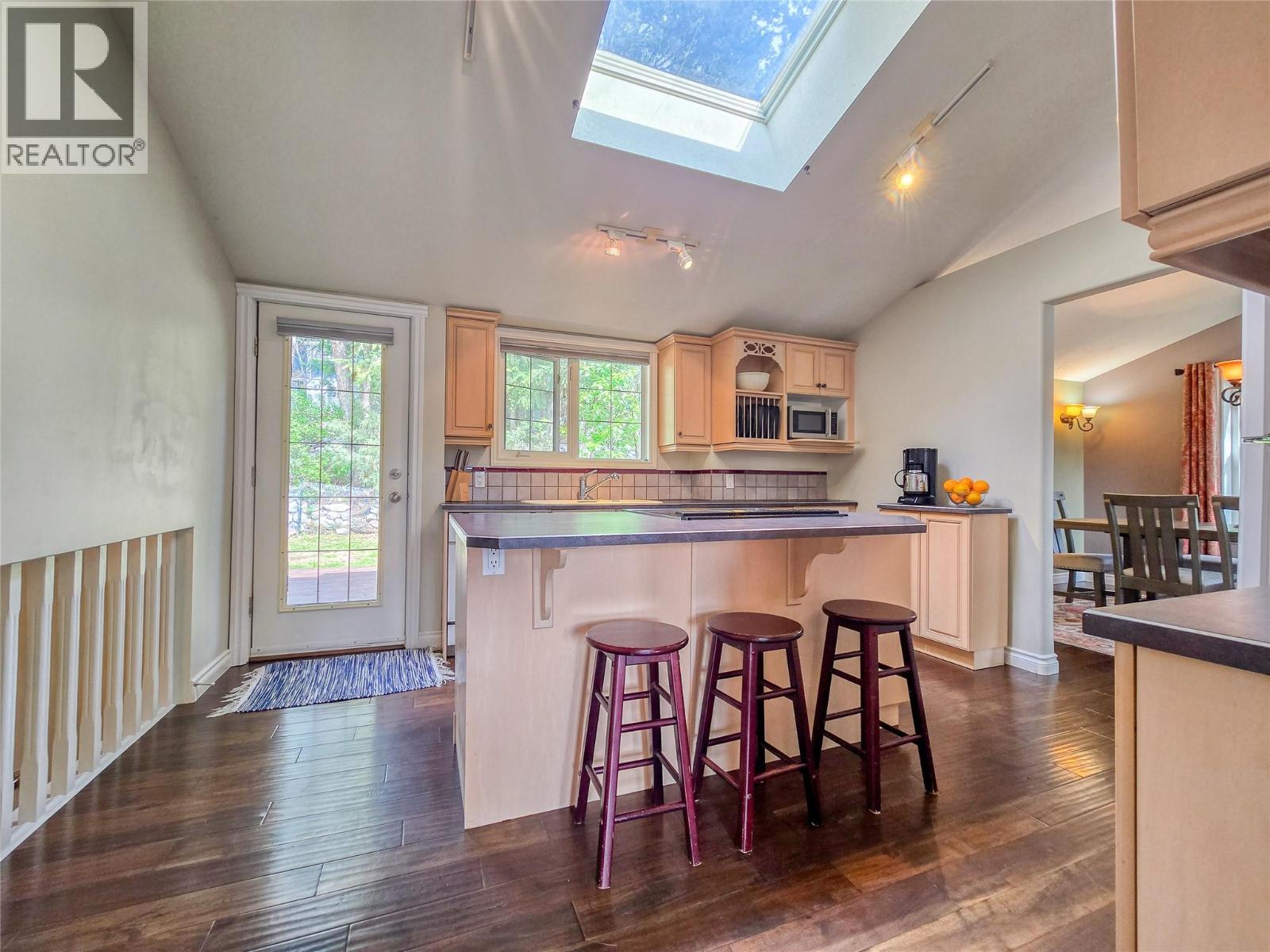 4938 Hot Springs Road, Fairmont Hot Springs, British Columbia  V0B 1L1 - Photo 29 - 10388571