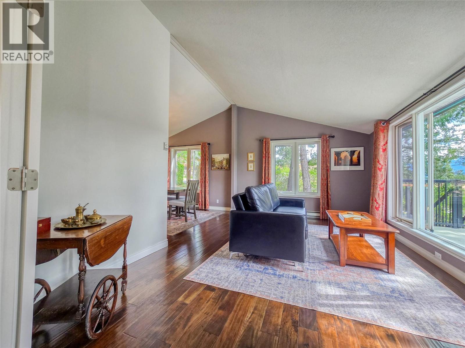 4938 Hot Springs Road, Fairmont Hot Springs, British Columbia  V0B 1L1 - Photo 3 - 10388571