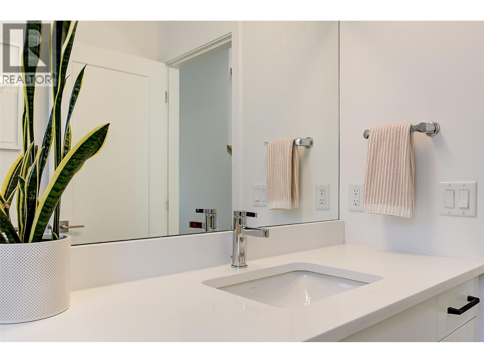 206 Echo Ridge, Kelowna, British Columbia  V1V 0C9 - Photo 29 - 10389056