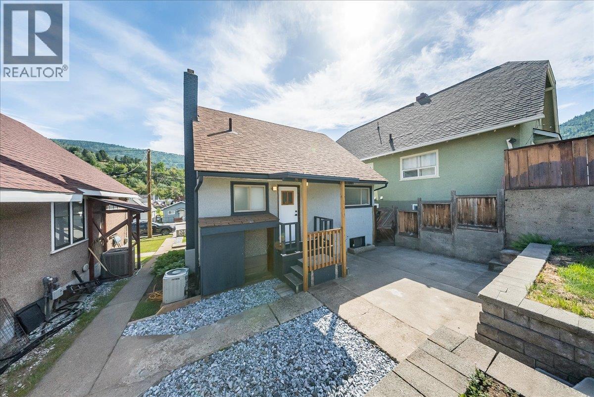 1480 Third Avenue, Trail, British Columbia  V1R 1P6 - Photo 35 - 10389049