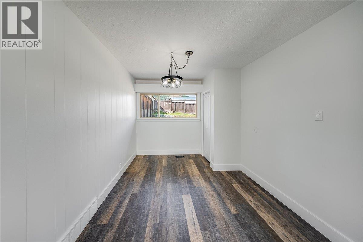 1480 Third Avenue, Trail, British Columbia  V1R 1P6 - Photo 9 - 10389049