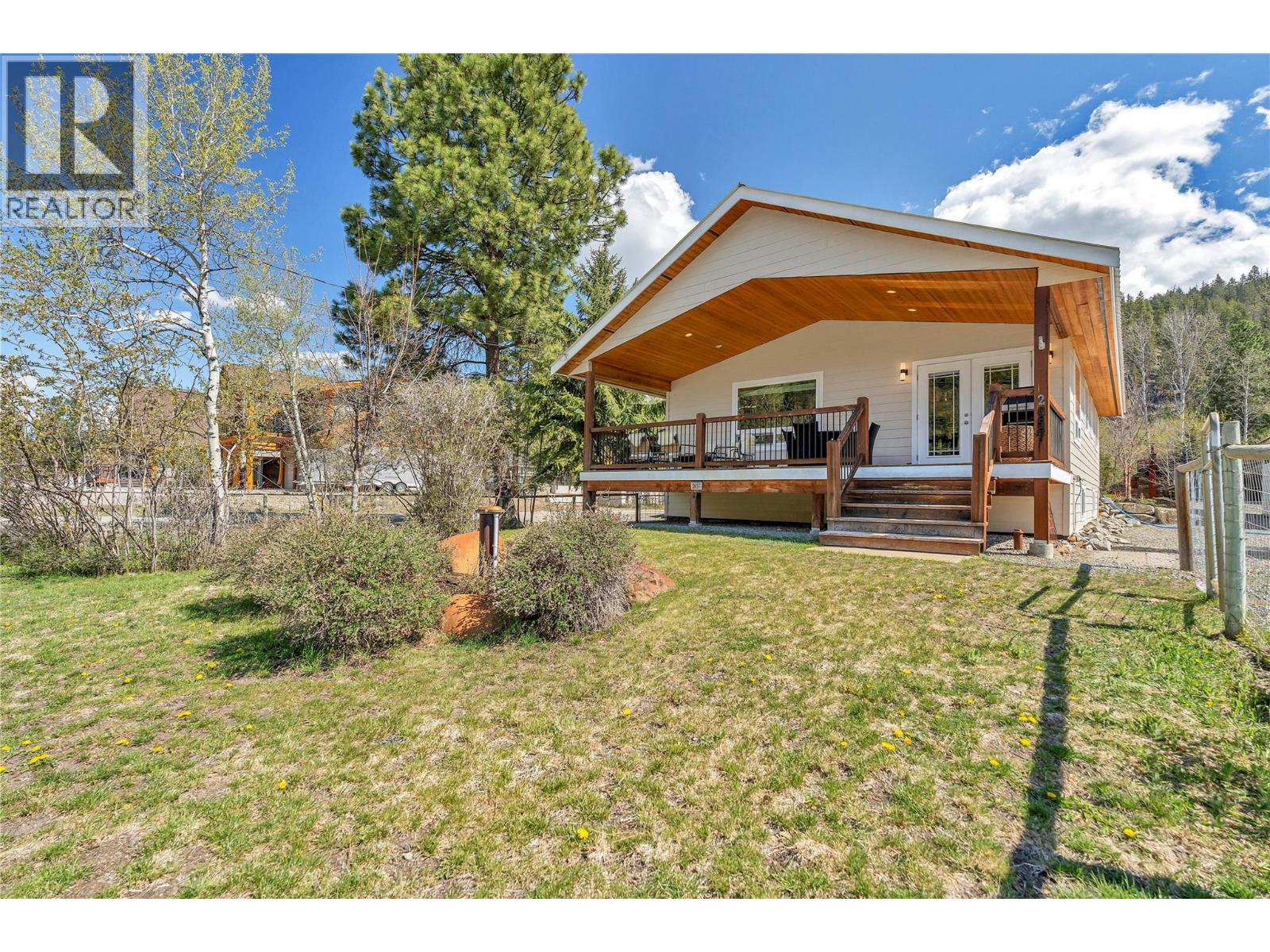 2657 Nicola Avenue, Tulameen, British Columbia  V0X 1W0 - Photo 3 - 10388867