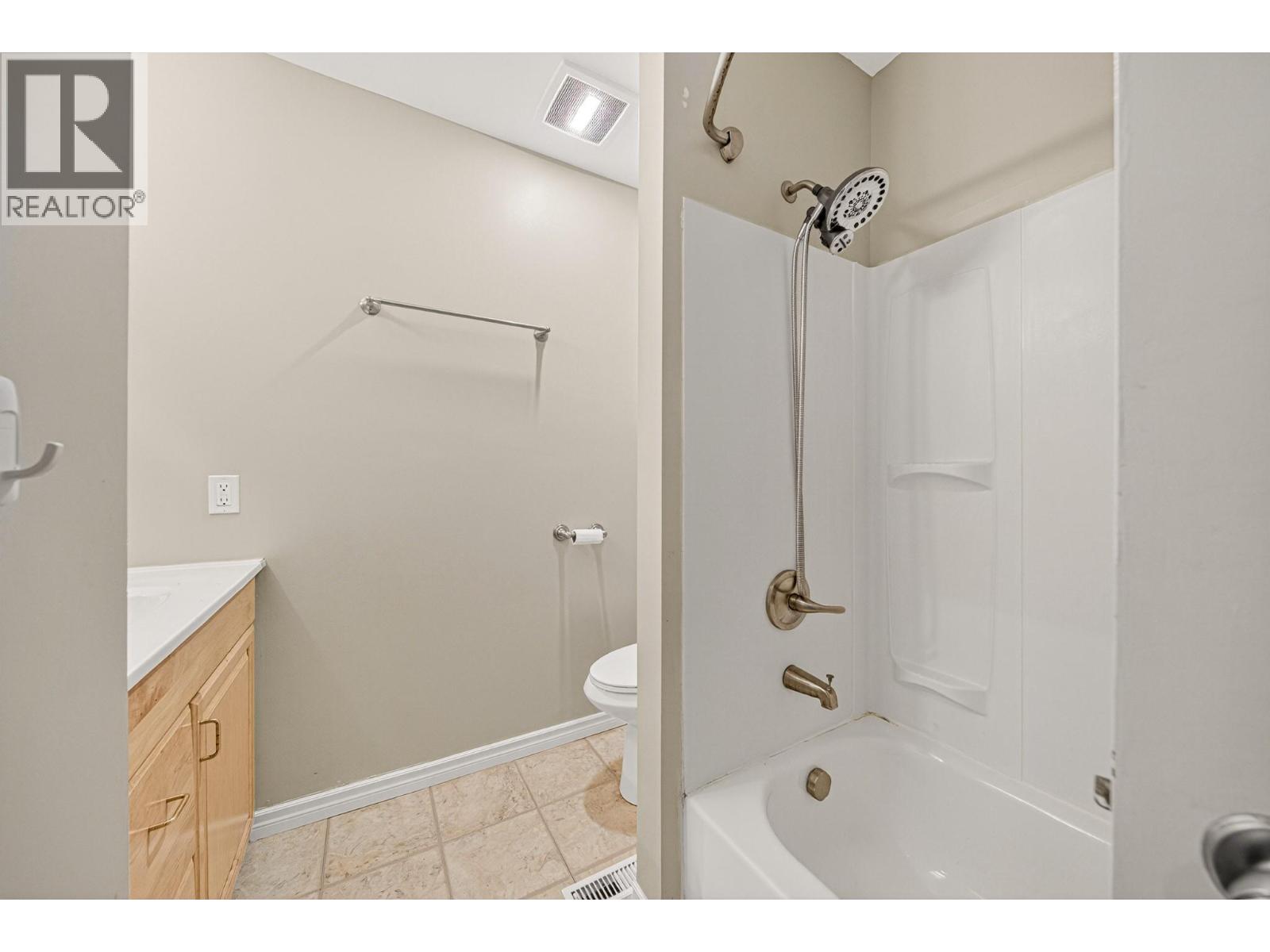 832 Michel Road, Elkford, British Columbia  V0B 1H0 - Photo 34 - 10388138