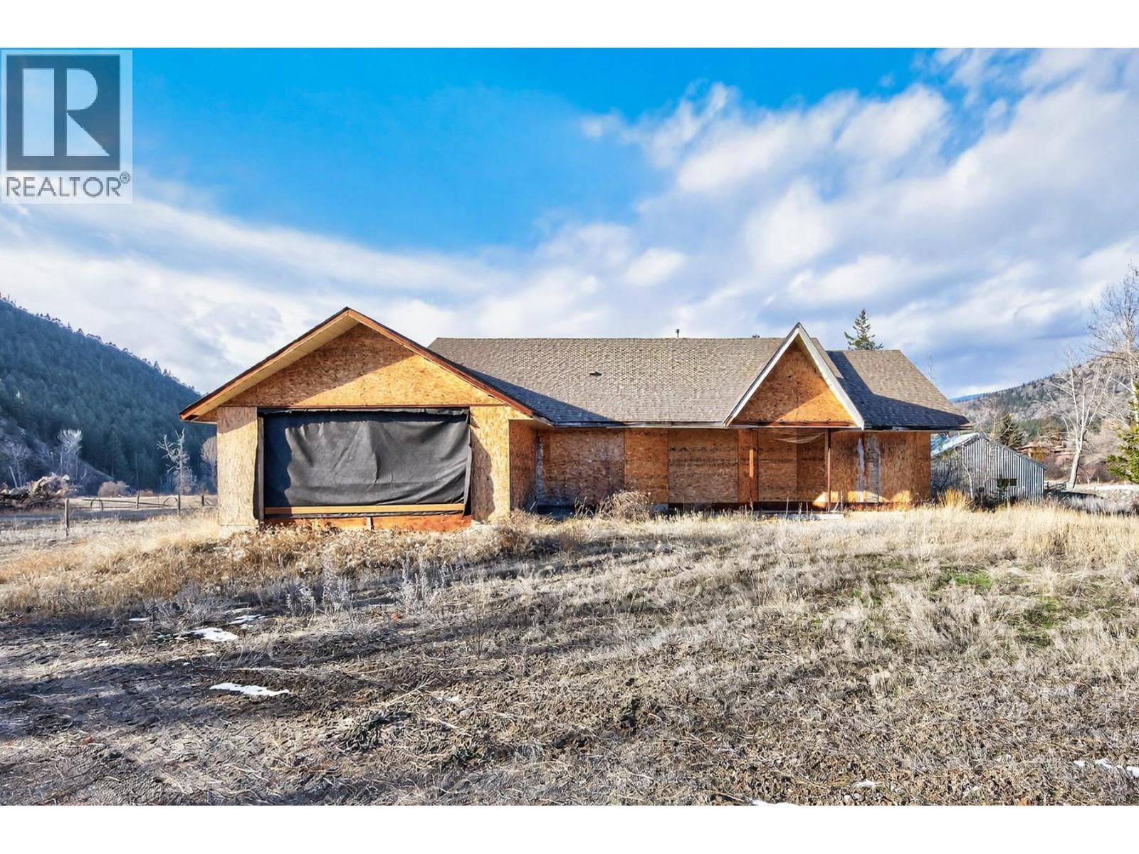 390 Marshall Road, Merritt, British Columbia  V1K 1N4 - Photo 3 - 10374921