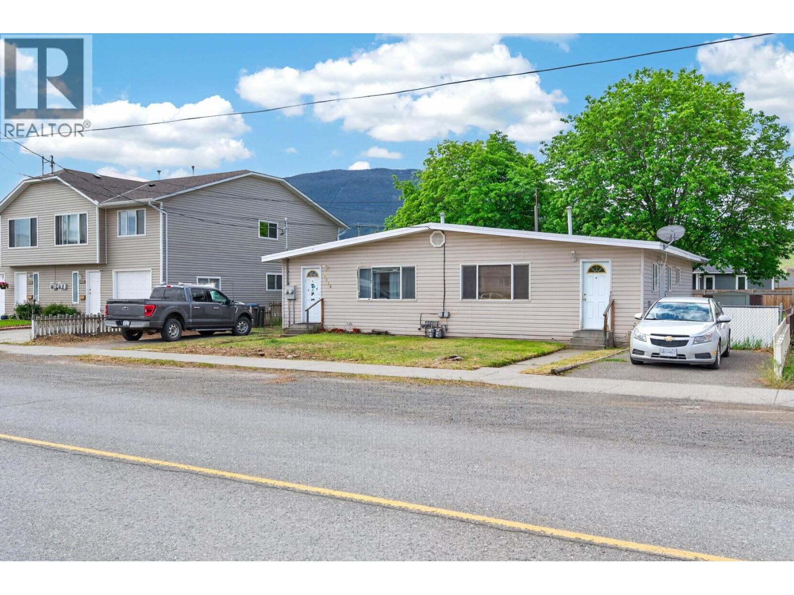 2638 Clapperton Avenue, Merritt, British Columbia  V1K 1B3 - Photo 2 - 10389105
