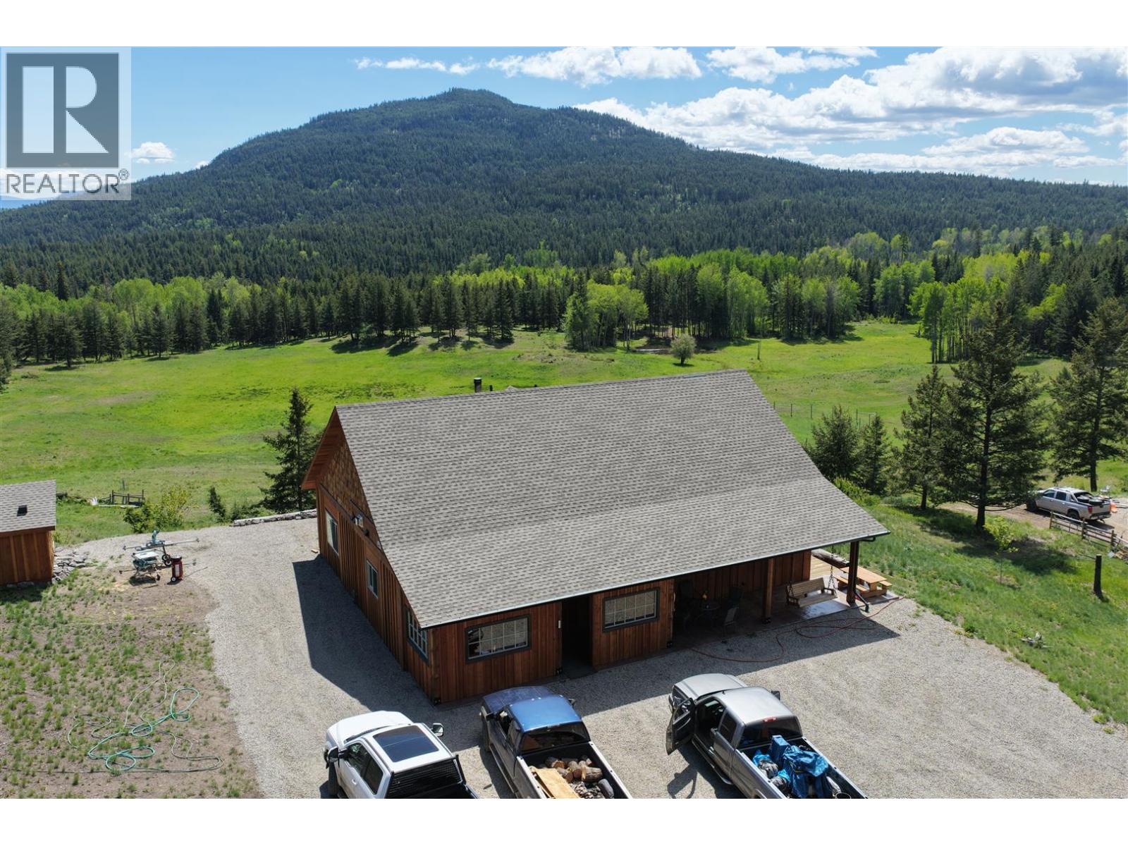 747 Armstrong Smith, Kaleden, British Columbia  V0H 1K0 - Photo 3 - 10389015