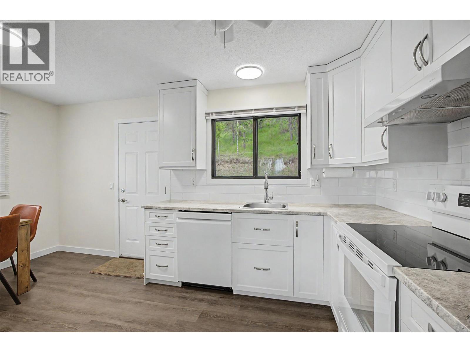 1963 Harrison Way, Kamloops, British Columbia  V1S 1M8 - Photo 8 - 10389009