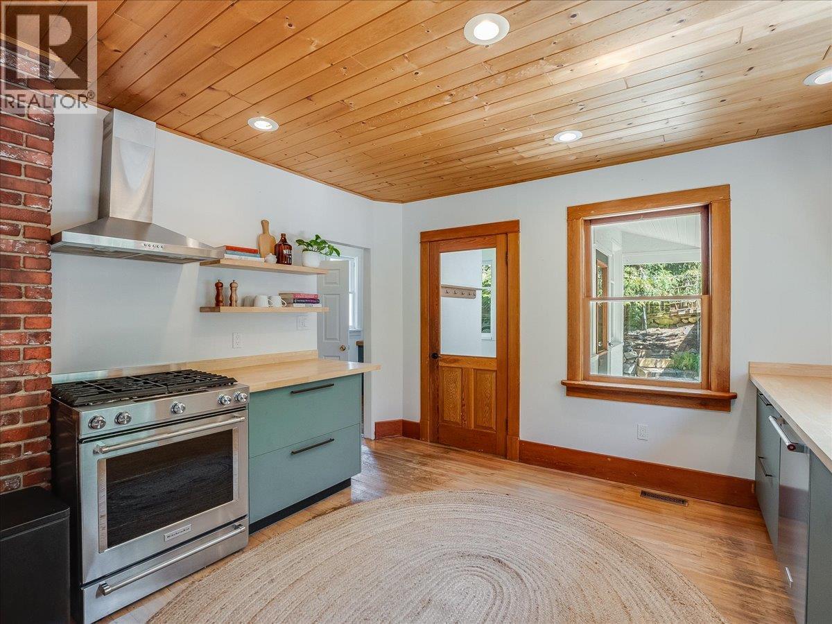 1723 Ward Street, Nelson, British Columbia  V1L 1V9 - Photo 19 - 10388721