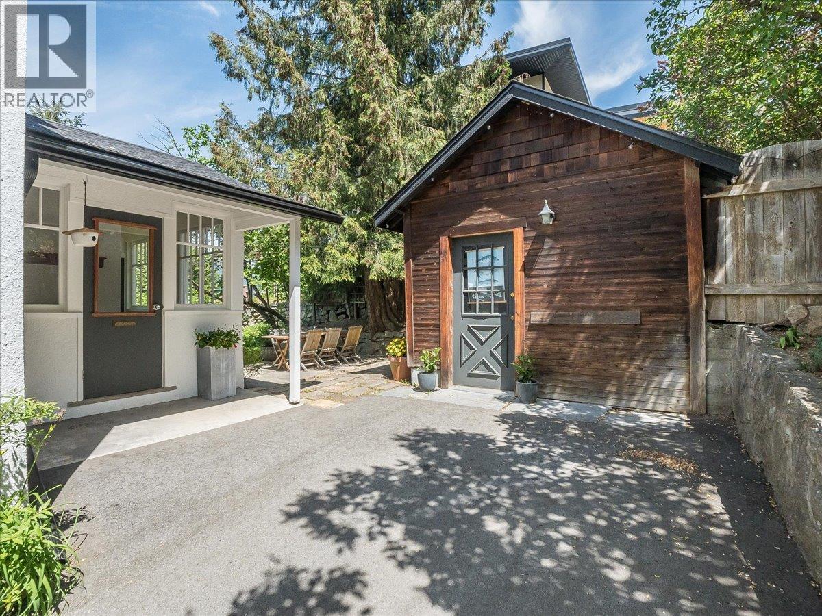 1723 Ward Street, Nelson, British Columbia  V1L 1V9 - Photo 3 - 10388721