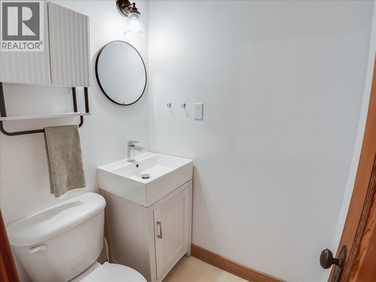 1723 Ward Street, Nelson, British Columbia  V1L 1V9 - Photo 31 - 10388721