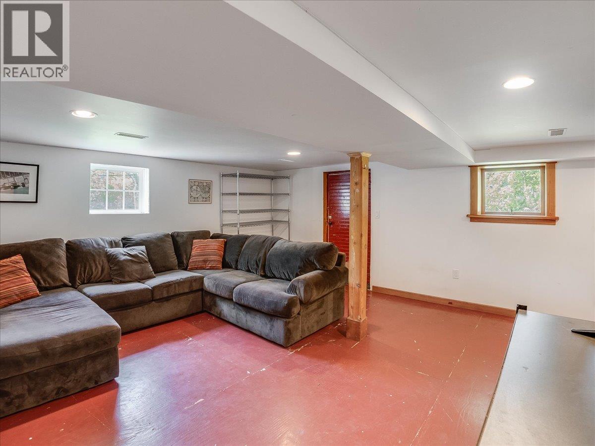 1723 Ward Street, Nelson, British Columbia  V1L 1V9 - Photo 40 - 10388721