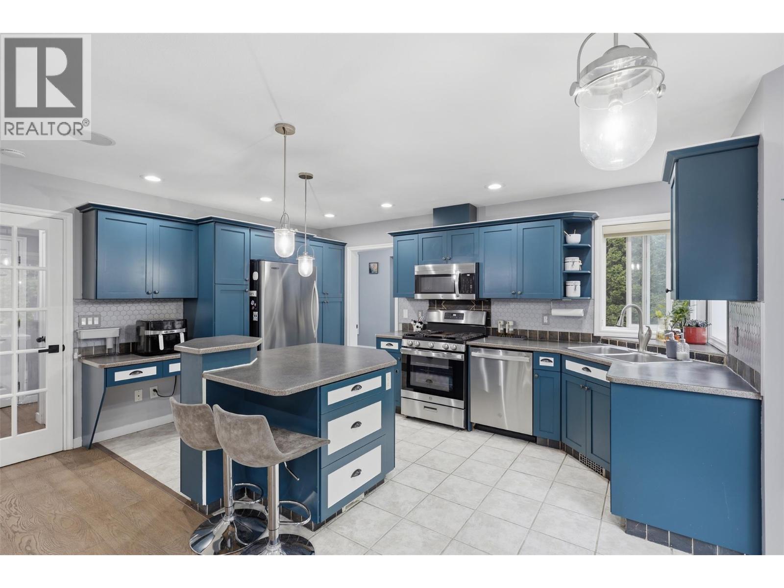 444 Azure Place, Kamloops, British Columbia  V2E 2R2 - Photo 20 - 10388789