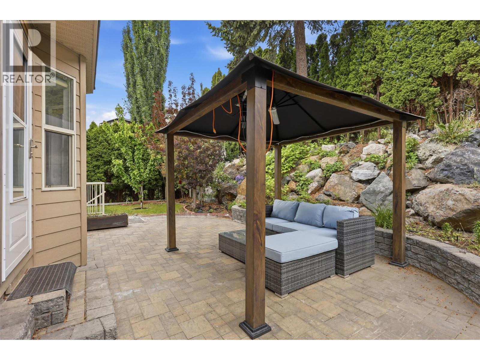 444 Azure Place, Kamloops, British Columbia  V2E 2R2 - Photo 23 - 10388789