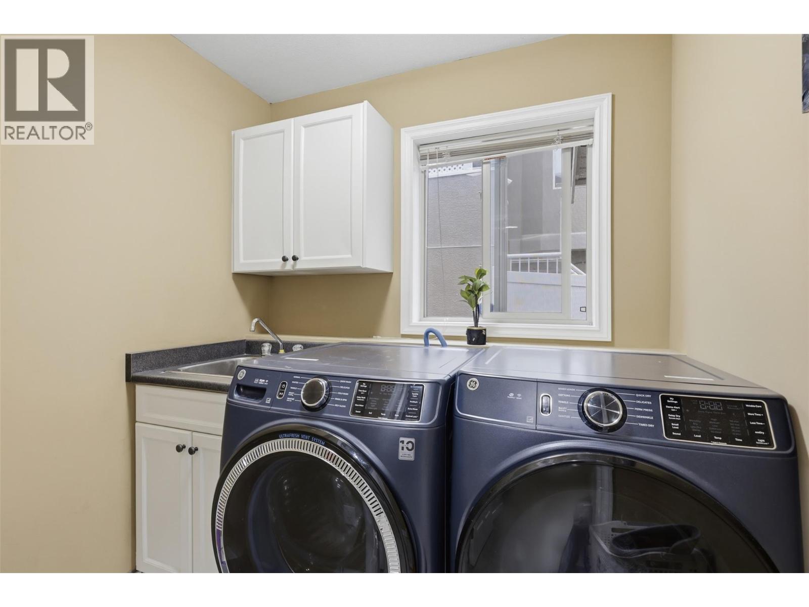 444 Azure Place, Kamloops, British Columbia  V2E 2R2 - Photo 30 - 10388789