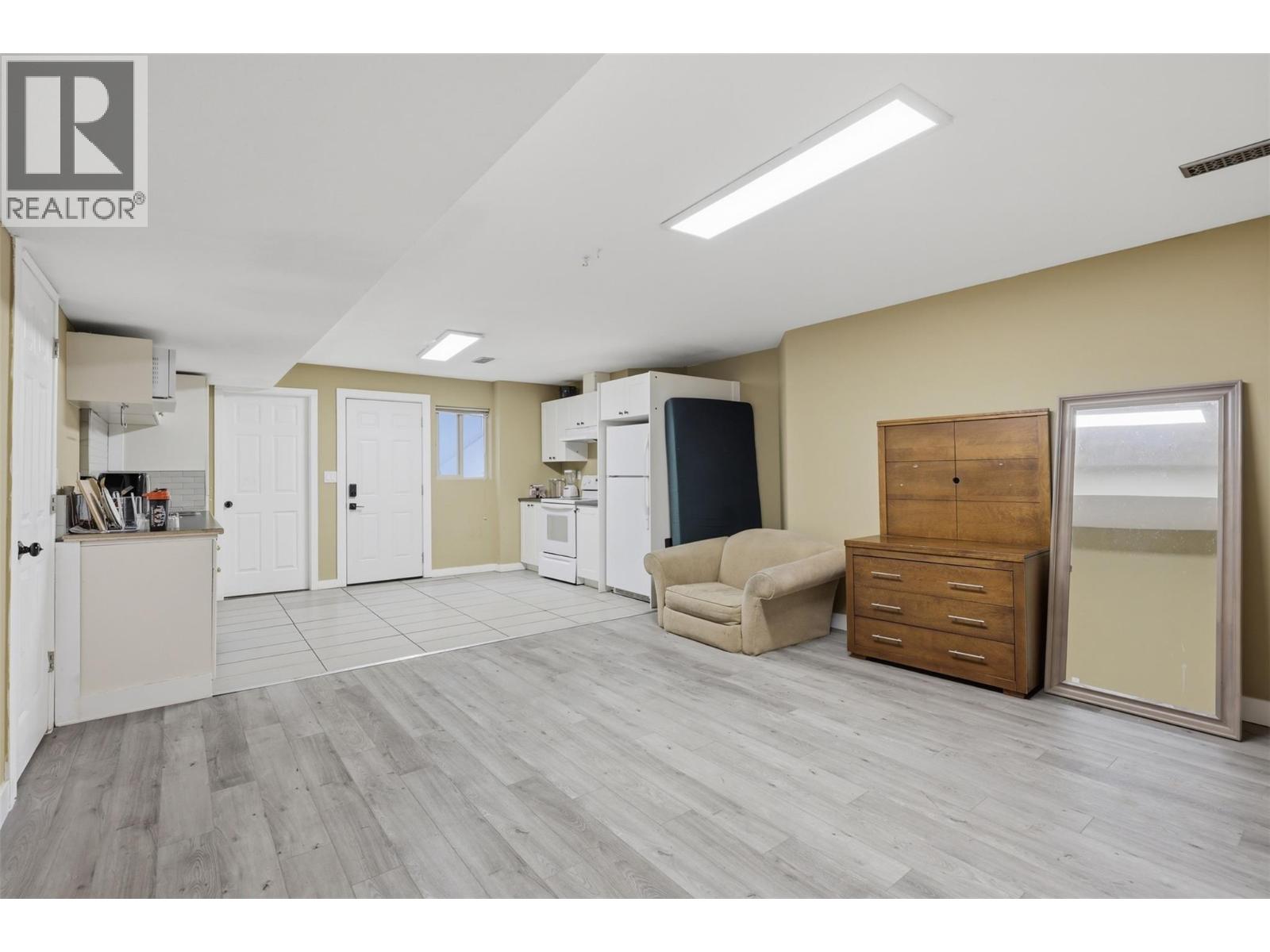 444 Azure Place, Kamloops, British Columbia  V2E 2R2 - Photo 48 - 10388789