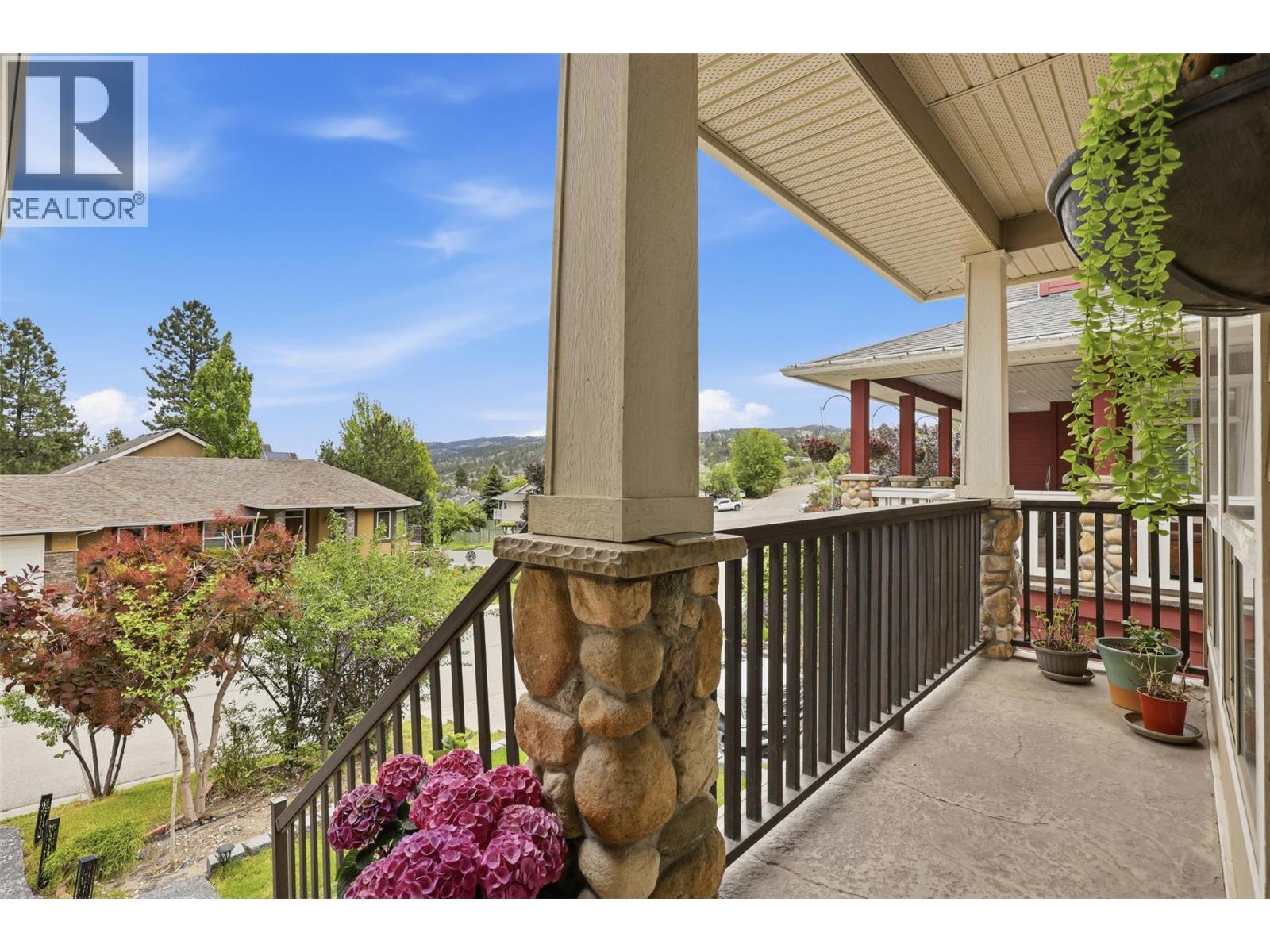 444 Azure Place, Kamloops, British Columbia  V2E 2R2 - Photo 6 - 10388789