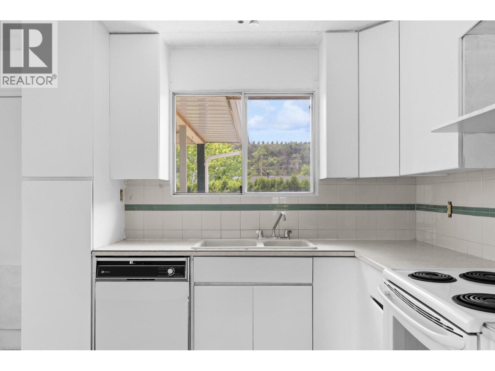 2877 Springfield Road, Kelowna, British Columbia  V1X 4M5 - Photo 14 - 10387896