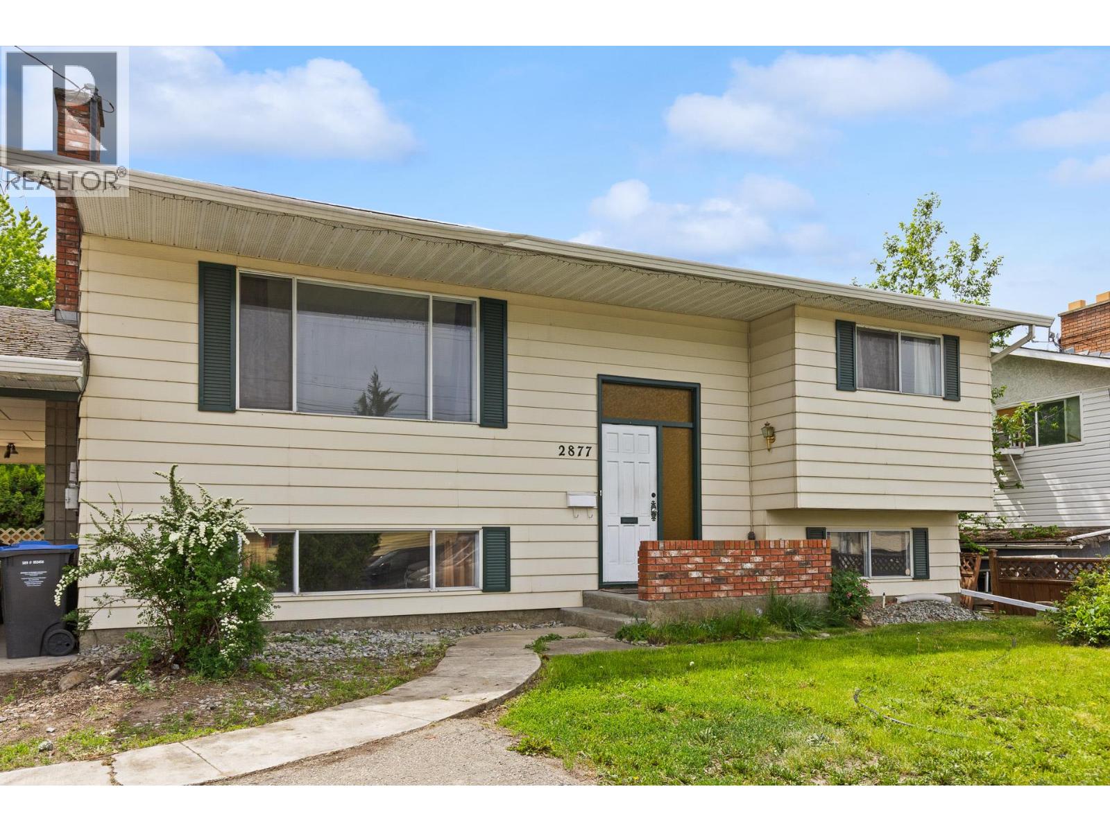 2877 Springfield Road, Kelowna, British Columbia  V1X 4M5 - Photo 2 - 10387896