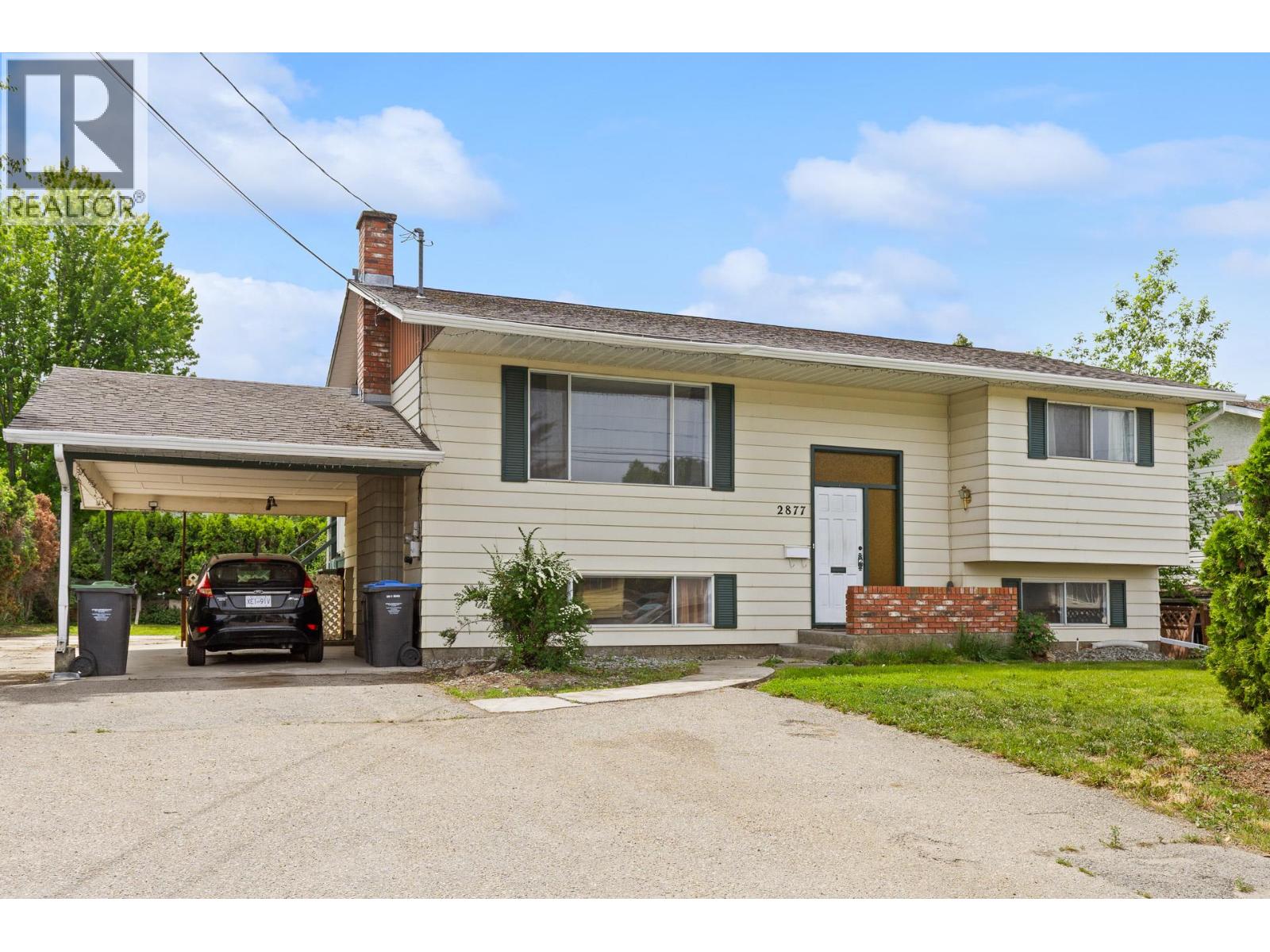 2877 Springfield Road, Kelowna, British Columbia  V1X 4M5 - Photo 3 - 10387896