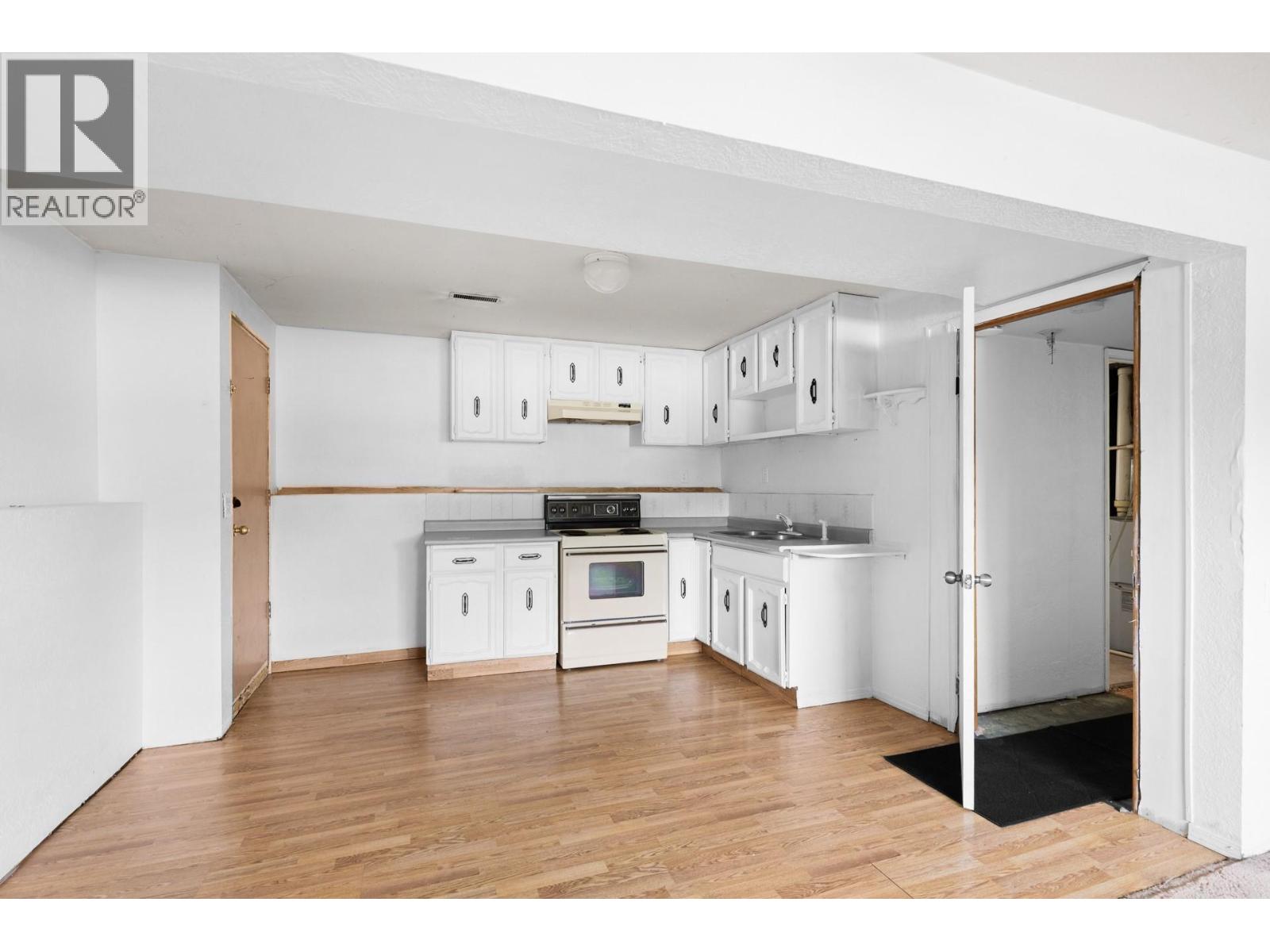2877 Springfield Road, Kelowna, British Columbia  V1X 4M5 - Photo 36 - 10387896