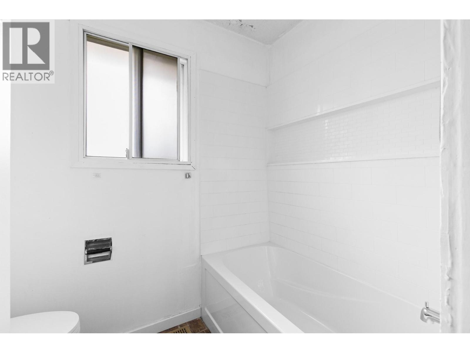 2877 Springfield Road, Kelowna, British Columbia  V1X 4M5 - Photo 40 - 10387896