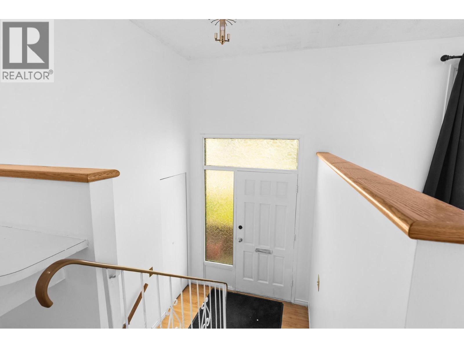2877 Springfield Road, Kelowna, British Columbia  V1X 4M5 - Photo 5 - 10387896