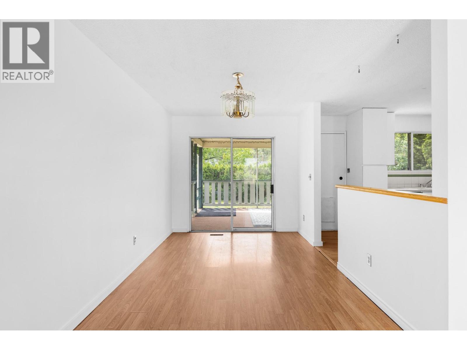 2877 Springfield Road, Kelowna, British Columbia  V1X 4M5 - Photo 8 - 10387896