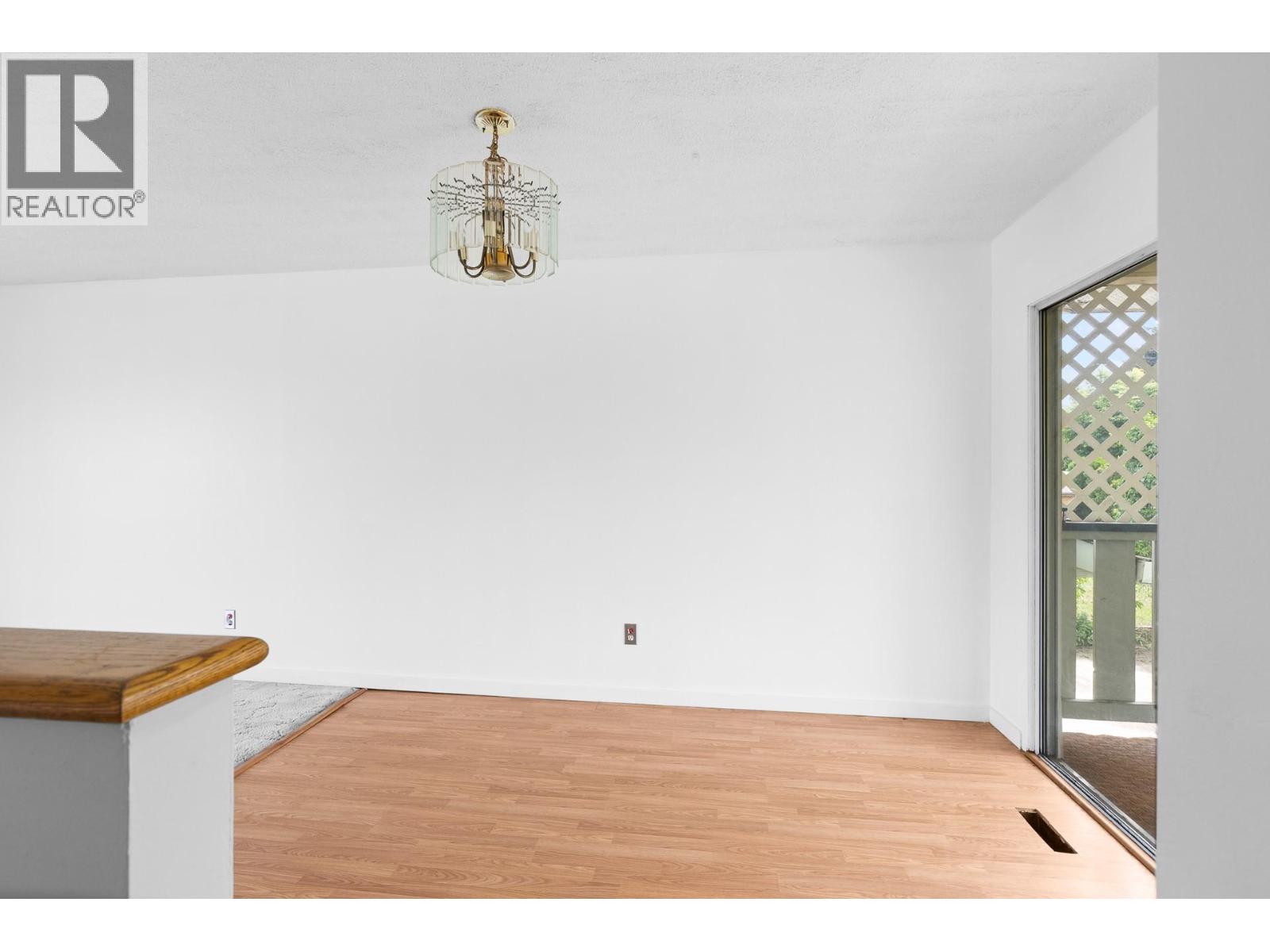 2877 Springfield Road, Kelowna, British Columbia  V1X 4M5 - Photo 9 - 10387896