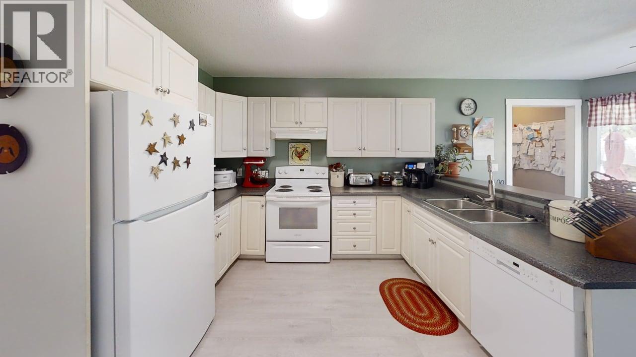 1118 Harold Street, Slocan, British Columbia  V0G 2C0 - Photo 11 - 10388719