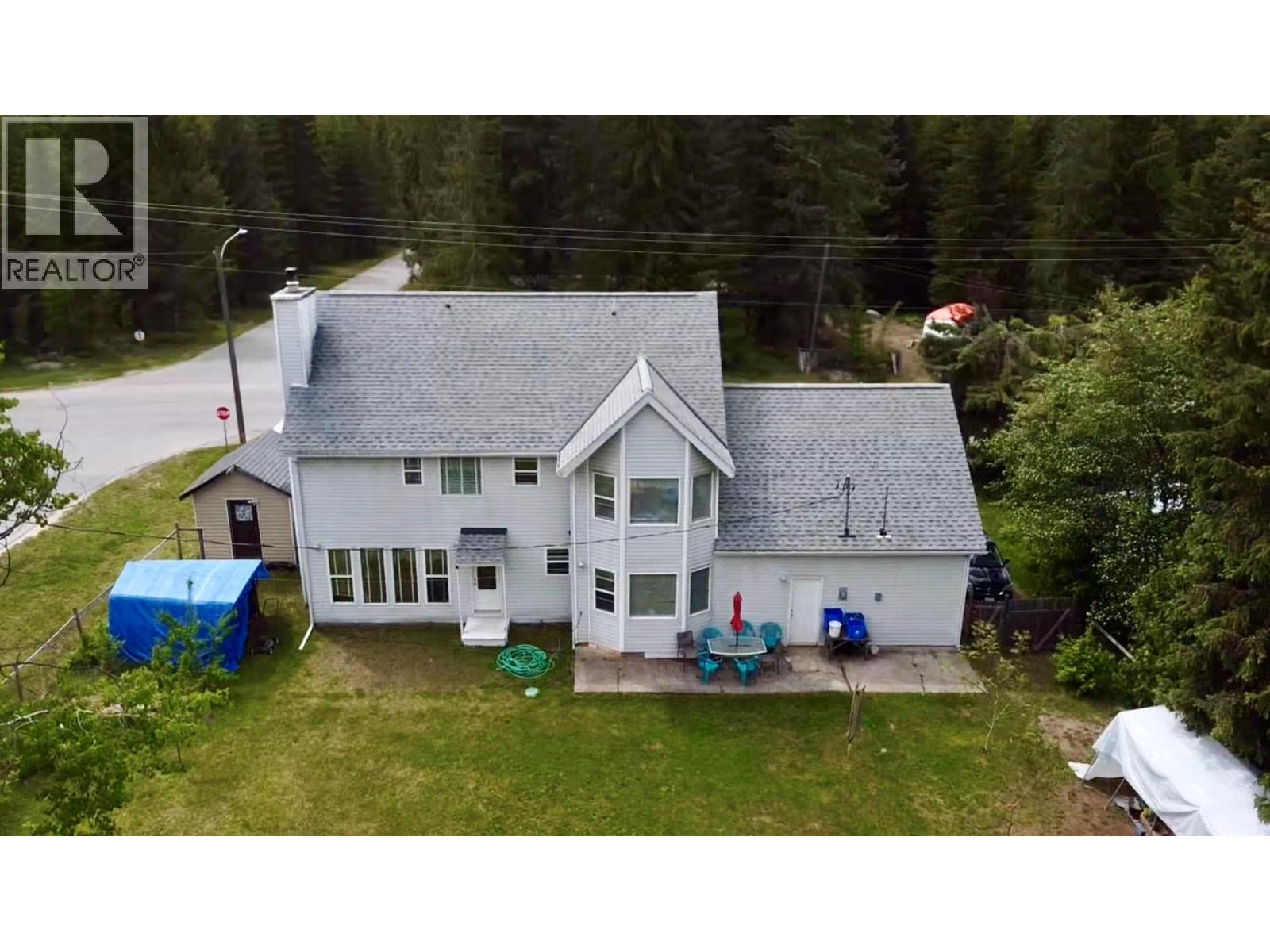 1118 Harold Street, Slocan, British Columbia  V0G 2C0 - Photo 3 - 10388719