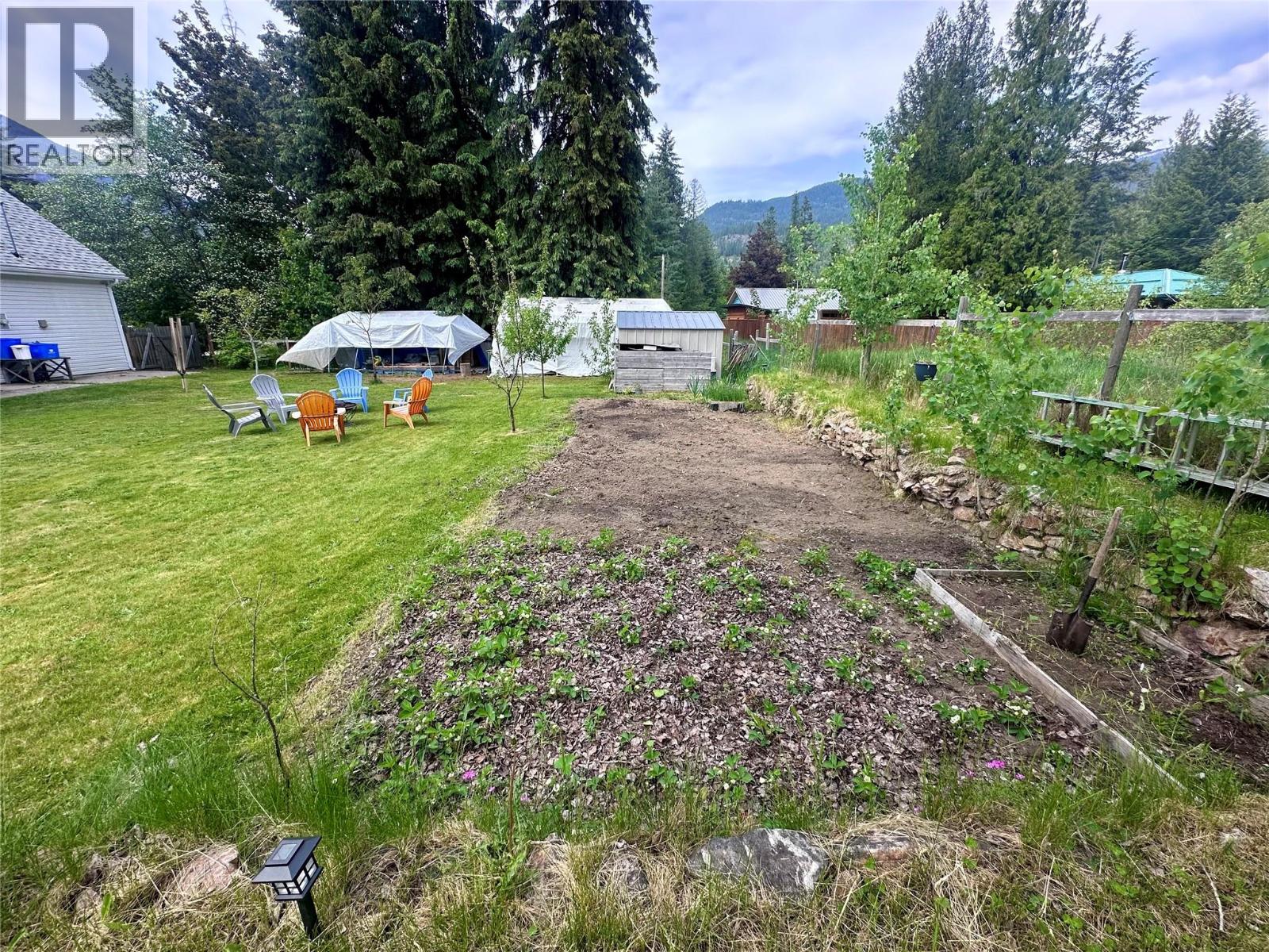 1118 Harold Street, Slocan, British Columbia  V0G 2C0 - Photo 45 - 10388719