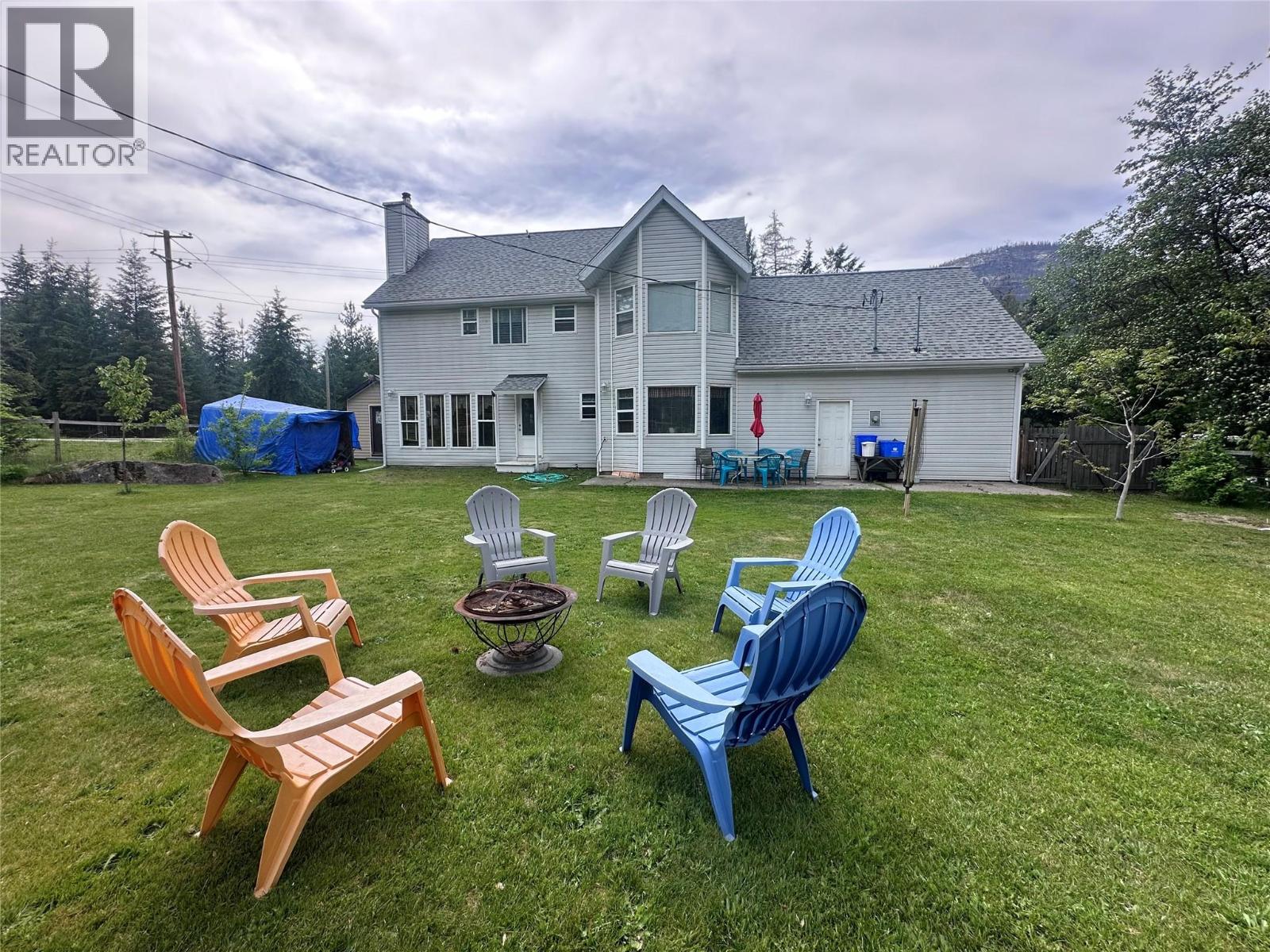 1118 Harold Street, Slocan, British Columbia  V0G 2C0 - Photo 5 - 10388719