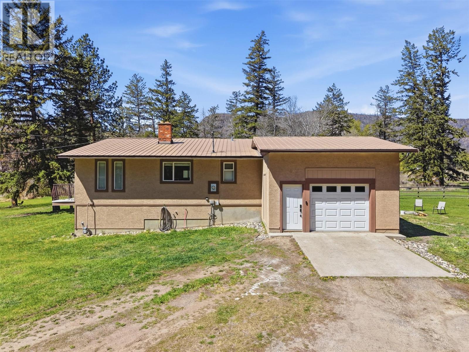 4747 Kamloops Vernon Highway, Westwold, British Columbia  V0E 3B1 - Photo 2 - 10389106