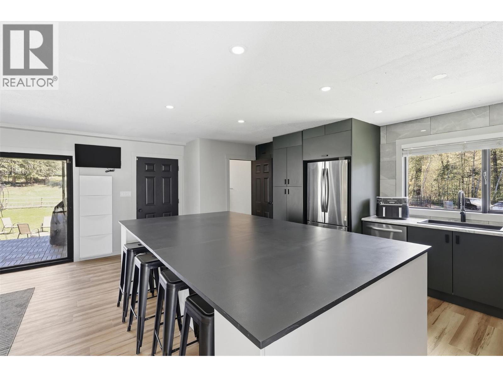 4747 Kamloops Vernon Highway, Westwold, British Columbia  V0E 3B1 - Photo 9 - 10389106